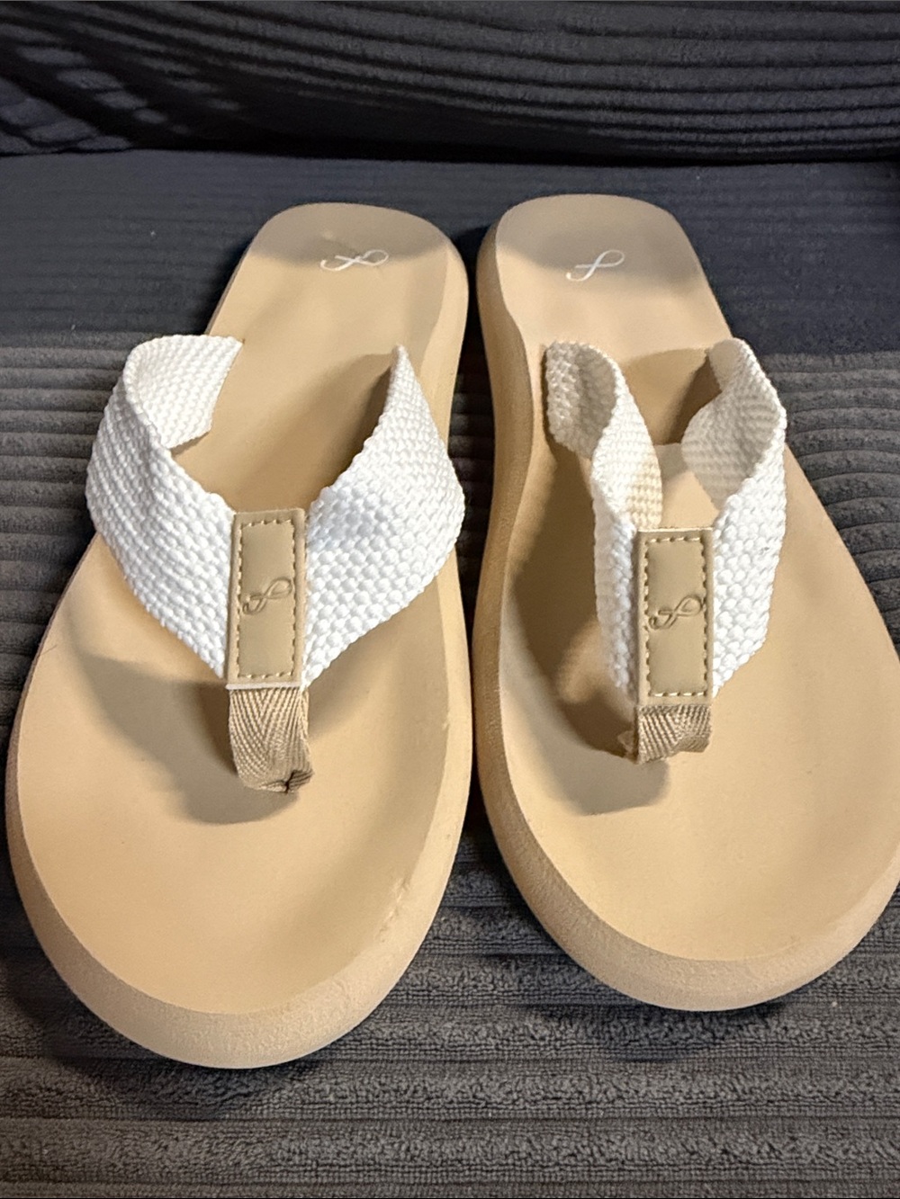 White Woven Thong Sandals by Unknown Brand